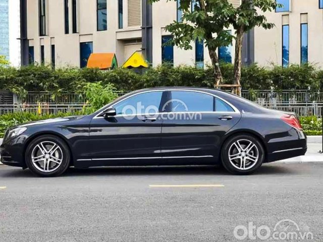 Cần bán Mercedes S400 năm 2017, màu đen0