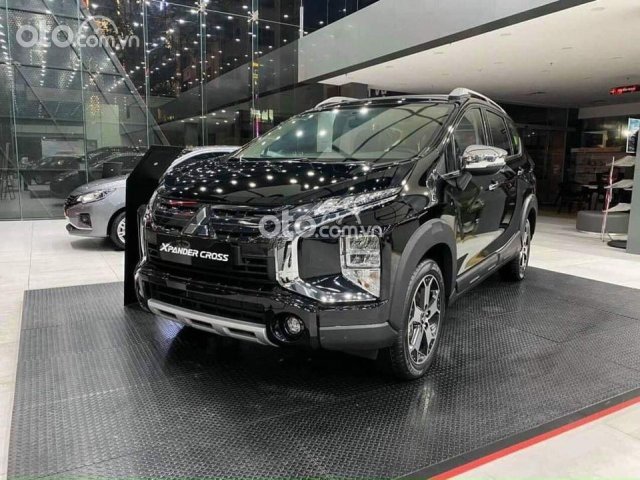 Cần bán xe Mitsubishi Xpander Cross đời 2021, màu đen, giá tốt0