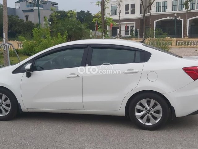 Bán Kia Rio 2016, màu trắng đẹp như mới0