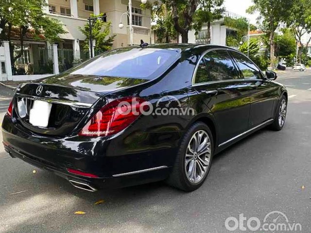 Bán xe Mercedes S500 năm sản xuất 2015, màu đen chính chủ0