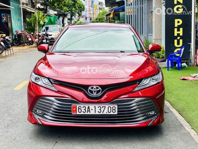 Xe Toyota Camry sản xuất năm 2020, màu đỏ, nhập khẩu0