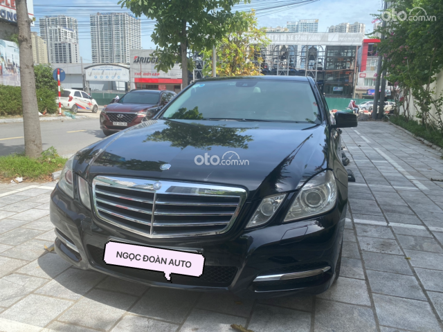 Mercedes Benz E250 CGI 1.8AT, sản xuất và đăng ký 12/2010, biển HN