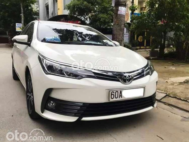 Bán xe Toyota Corolla Altis đời 2017, màu trắng chính chủ0