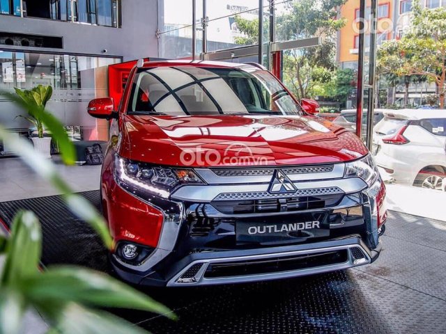 [Duy nhất tháng 7] Mitsubishi Outlander giảm 50% thuế trước bạ, gói vay 80-85% lãi xuất 7%/ năm0