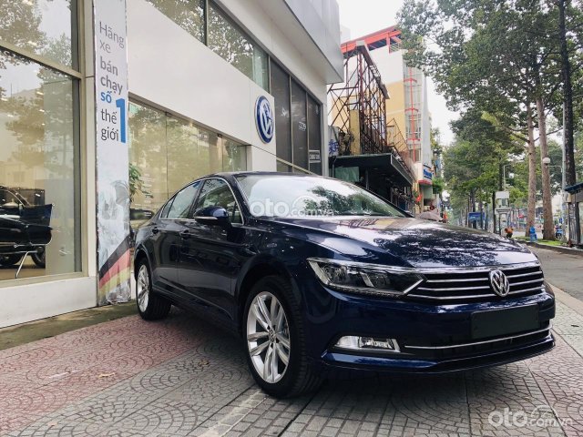 Volkswagen Passat Bluemotion màu xanh Atlantic nội thất kem sản xuất 20200