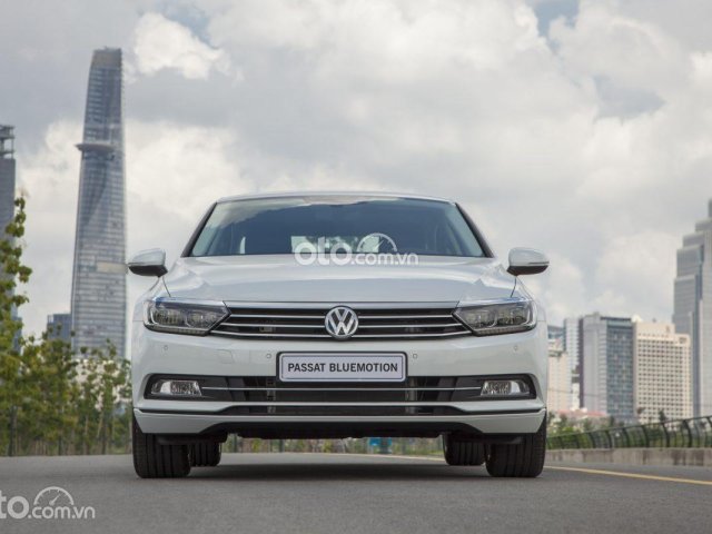 Volkswagen Passat Bliuemotion Trắng ngọc trai - khuyến mãi đến 200 triệu0