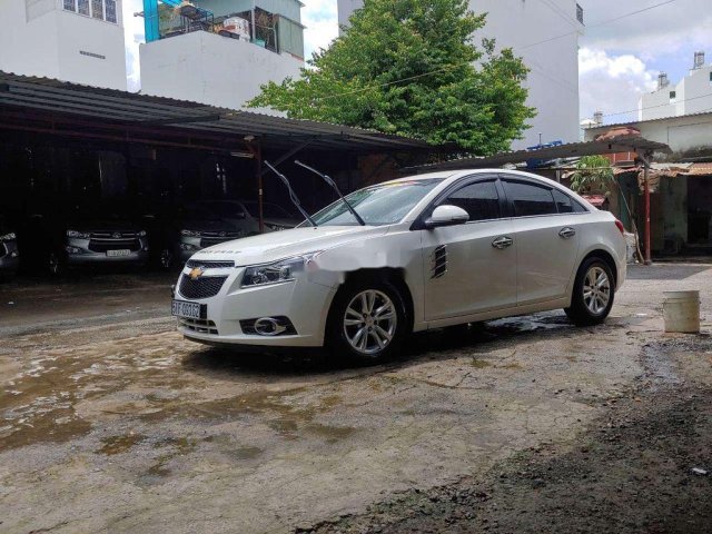 Cần bán xe Chevrolet Cruze sản xuất 2015 còn mới