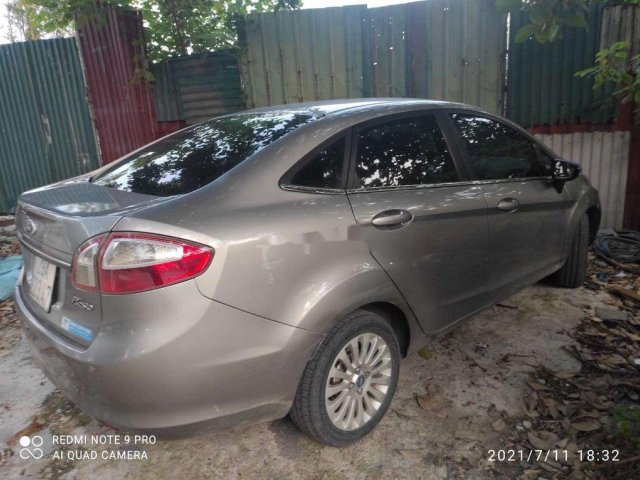 Xe Ford Fiesta sản xuất 2011 còn mới0