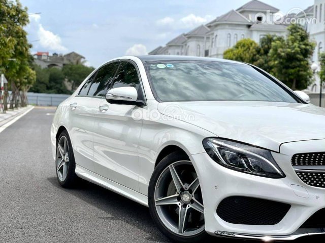 Cần bán Mercedes C250 AMG năm sản xuất 2015 - Hỗ trợ bank 70% giá trị xe