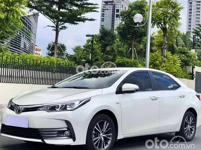 Cần bán lại xe Toyota Corolla Altis sản xuất năm 2019, màu trắng 