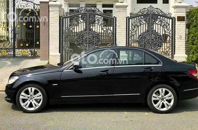 Xe Mercedes C230 2008, màu đen còn mới, giá chỉ 400 triệu0