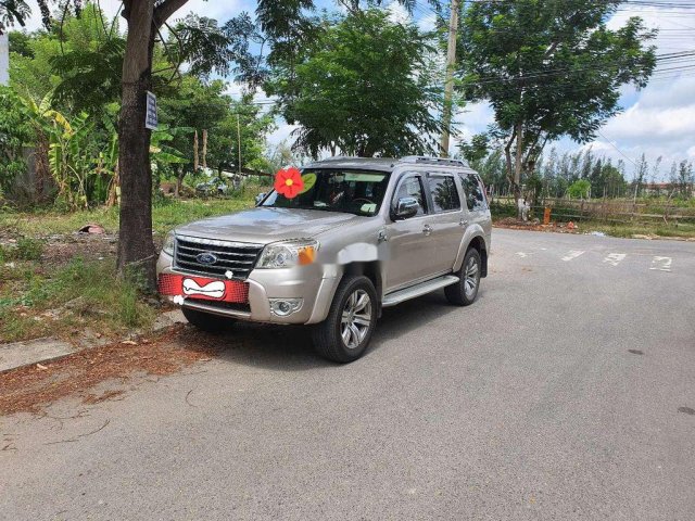 Cần bán gấp Ford Everest năm 2010 còn mới0