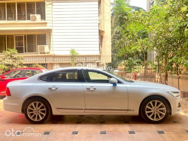 Cần bán gấp Volvo S90 2018, màu trắng, nhập khẩu, giá tốt0