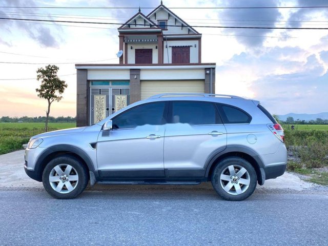 Cần bán lại xe Chevrolet Captiva đời 2008, màu bạc xe gia đình0