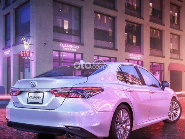 Bán Toyota Camry 2.0G năm sản xuất 2021, màu trắng0