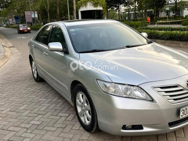 Xe Toyota Camry đời 2007, màu bạc chính chủ giá chỉ 425 triệu0