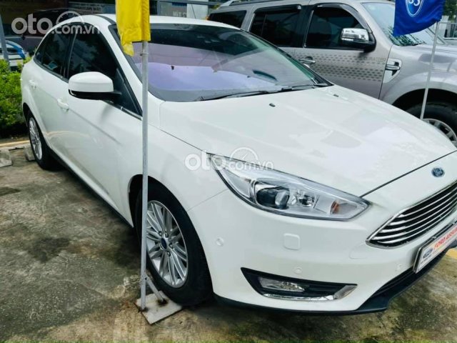 Cần bán xe Ford Focus 1.4 Titanium sx 2015 dk 2016 biển thần tài 790