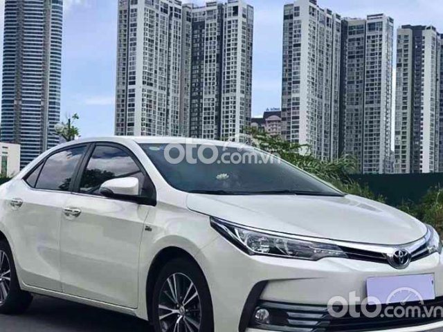 Cần bán xe Toyota Corolla Altis 2019, màu trắng còn mới