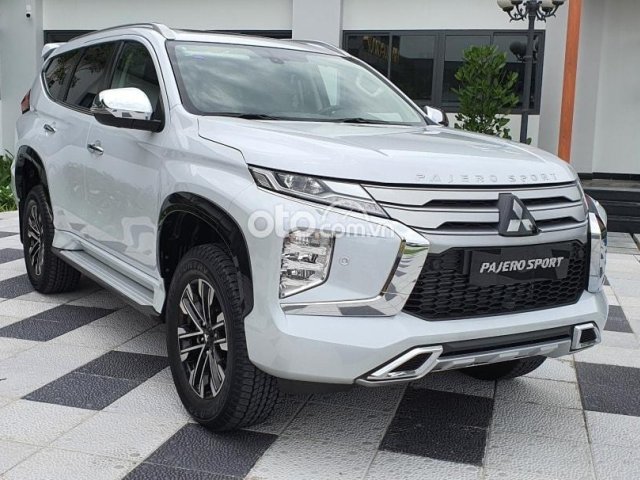 Bán Mitsubishi Pajero Sport 4x2 AT sản xuất năm 2021, màu trắng- Tặng trước bạ 56tr0