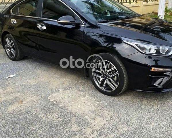 Cần bán gấp Kia Cerato sản xuất năm 2019, màu đen, 568tr0