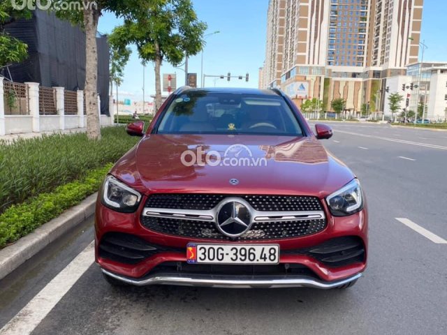 Cần bán gấp Mercedes GLC 300 AMG 2020, màu đỏ0