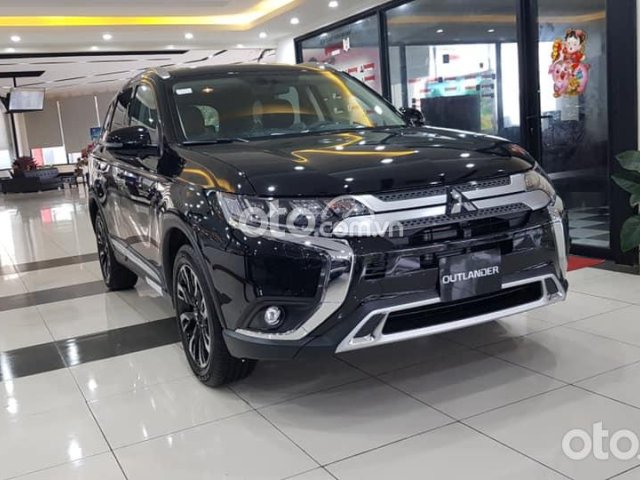 Cần bán xe Mitsubishi Outlander 2.0 CVT Premium sản xuất 2021, màu đen - Tặng trước bạ 48tr0