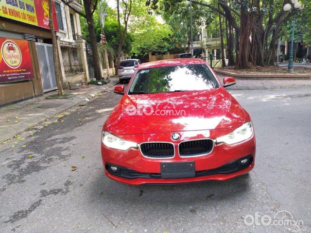 Bán BMW 320i 2018, màu đỏ, nhập khẩu nguyên chiếc mới chạy 50000 km0