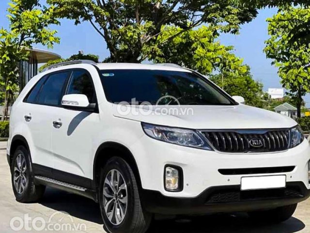 Bán xe Kia Sorento sản xuất 2017, màu trắng số tự động, 628 triệu0