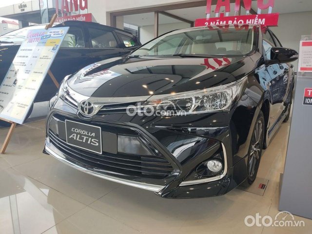 Bán Toyota Corolla Altis 2021, màu đen0