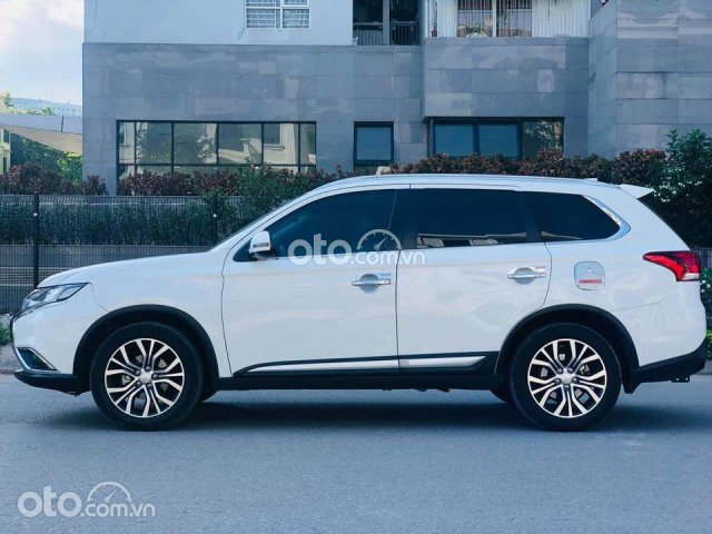 Bán ô tô Mitsubishi Outlander 2.0 CVT đời 2018, màu trắng0