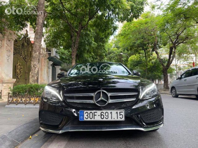 Bán nhanh Mercedes C300 đời 2016, màu đen, dáng Sedan0