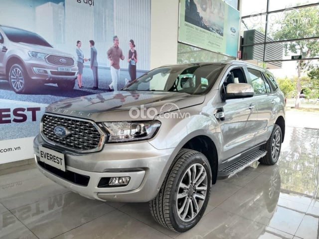 Cần bán Ford Everest Titanium 2.0L AT 4x2 năm 2021, màu ghi vàng0