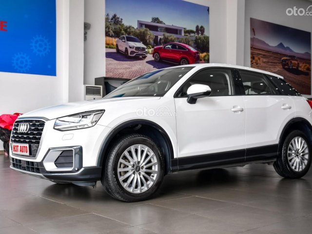 Xe Audi Q2 năm sản xuất 2017, màu trắng, hỗ trợ bank 70%