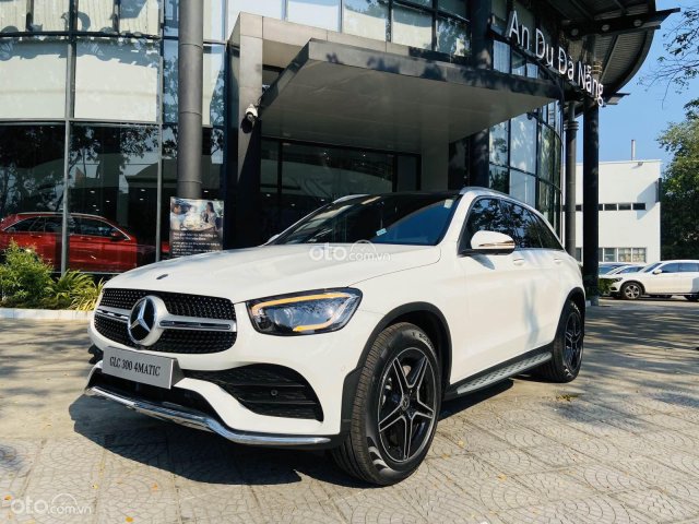 Bán Mercedes Benz GLC 300 2021 cực đẹp, giá hấp dẫn, hỗ trợ trả góp 85%, sẵn xe giao ngay0