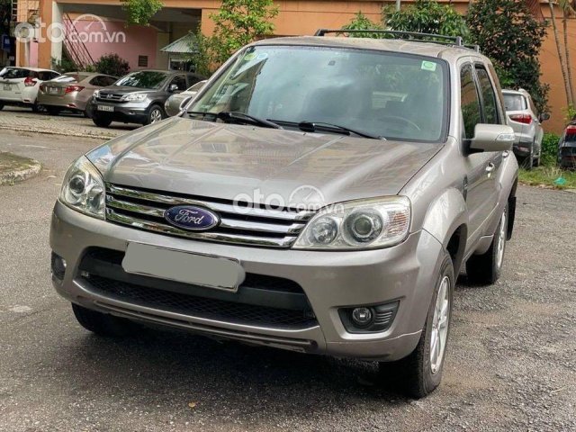 Cần bán lại xe Ford Escape 2.3 model 2011 đẹp và mới0