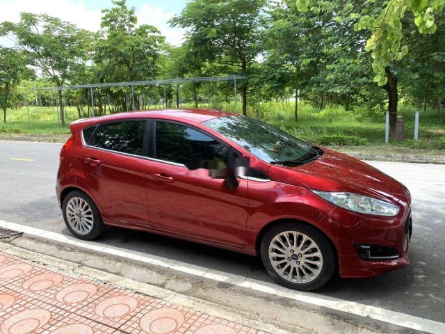 Cần bán xe Ford Fiesta sản xuất năm 2014 còn mới