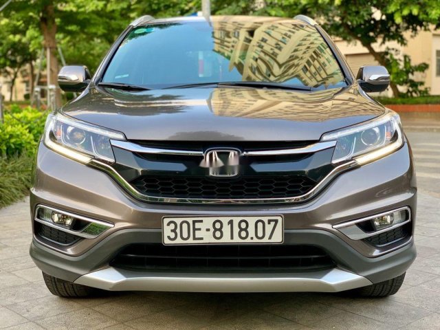 Cần bán Honda CR-V 2.0AT sản xuất 2017, màu nâu như mới0