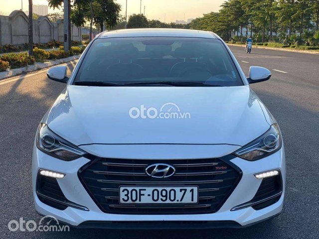 Bán Hyundai Elantra năm sản xuất 2018, màu trắng, giá 610tr