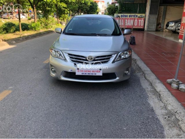 Cần bán Toyota Corolla Altis sản xuất 2013, màu bạc 0