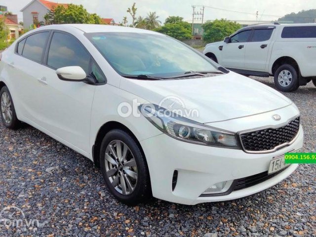 Bán Kia Cerato đời 2017, màu trắng số sàn0