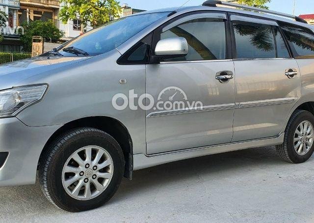 Bán Toyota Innova đời 2013, màu bạc số sàn, 355 triệu