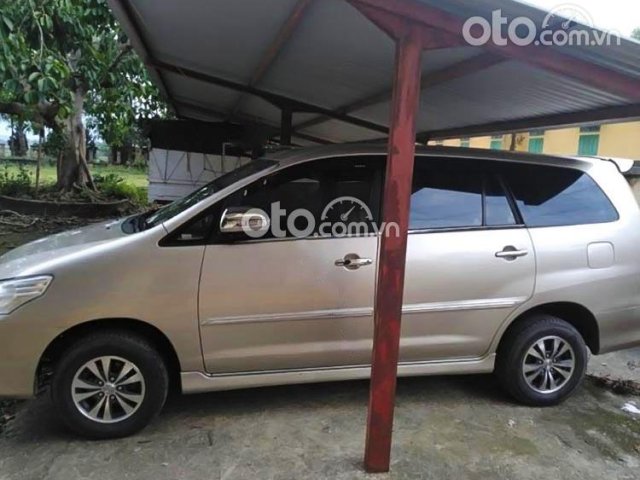 Bán ô tô Toyota Innova E sản xuất 2014, giá 325tr0