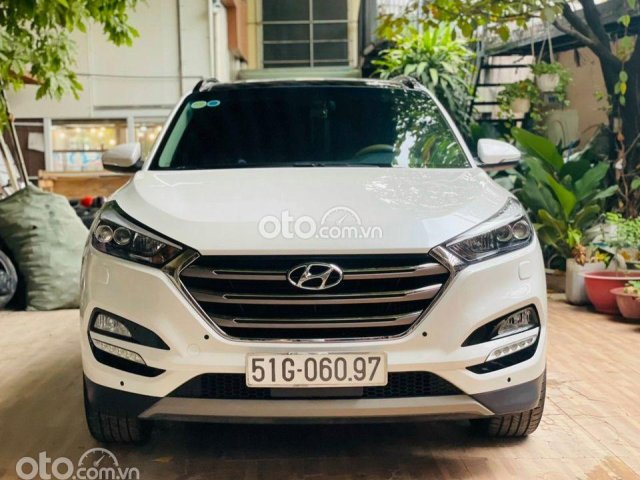 Cần bán Hyundai Tucson đời 2018, màu trắng, giá tốt0