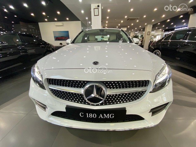 [Mercedes An Du Hà Nội] Mercedes-Benz C180 AMG new 2021, màu trắng, chỉ 350tr nhận xe ngay