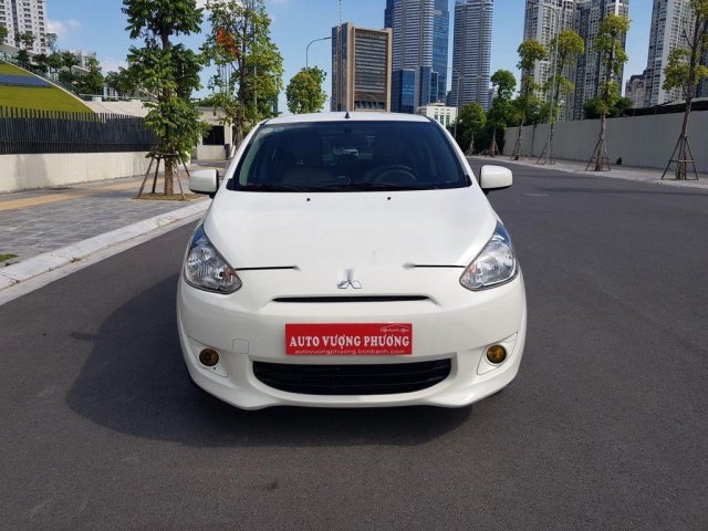 Cần bán lại xe Mitsubishi Mirage đời 2014, màu trắng, nhập khẩu nguyên chiếc, giá 275tr