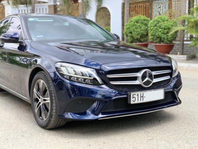 Bán ô tô Mercedes C180 đời 2020, màu xanh lam chính chủ0