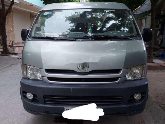 Cần bán gấp Toyota Hiace năm 2008, màu bạc chính chủ0