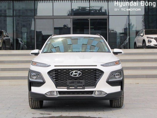 Bán ô tô Hyundai Kona 2021, màu trắng, giá 570tr0