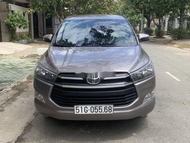 Bán ô tô Toyota Innova 2.0 E sản xuất năm 2018, màu xám xe gia đình, giá tốt