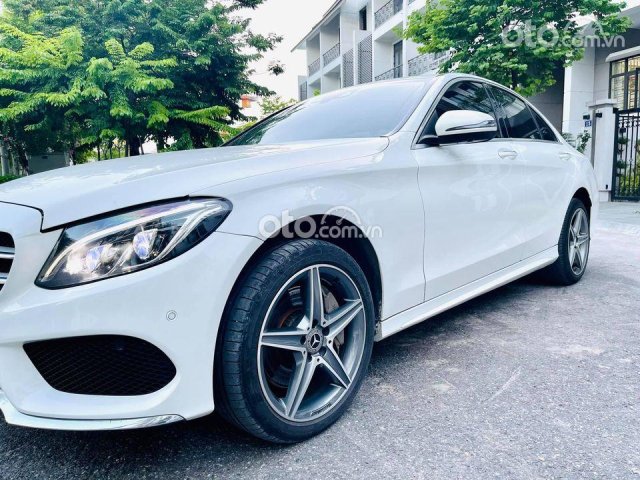 Hỗ trợ vay trả góp ngân hàng 70%, Mercedes C300 AMG năm 2015, màu trắng